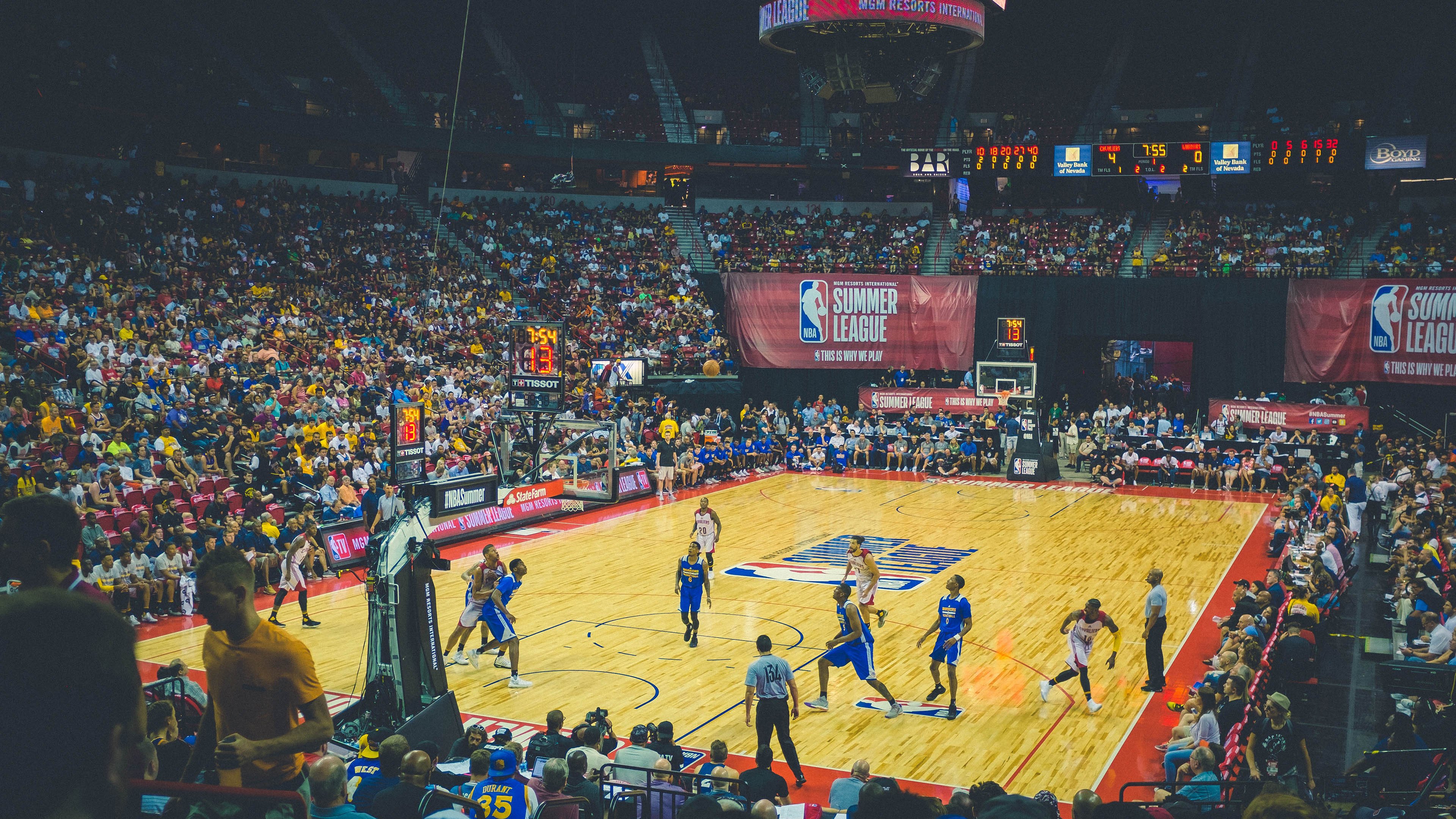 萨拉赫存在感拉满，摩纳哥与喀麦隆的隐形对决