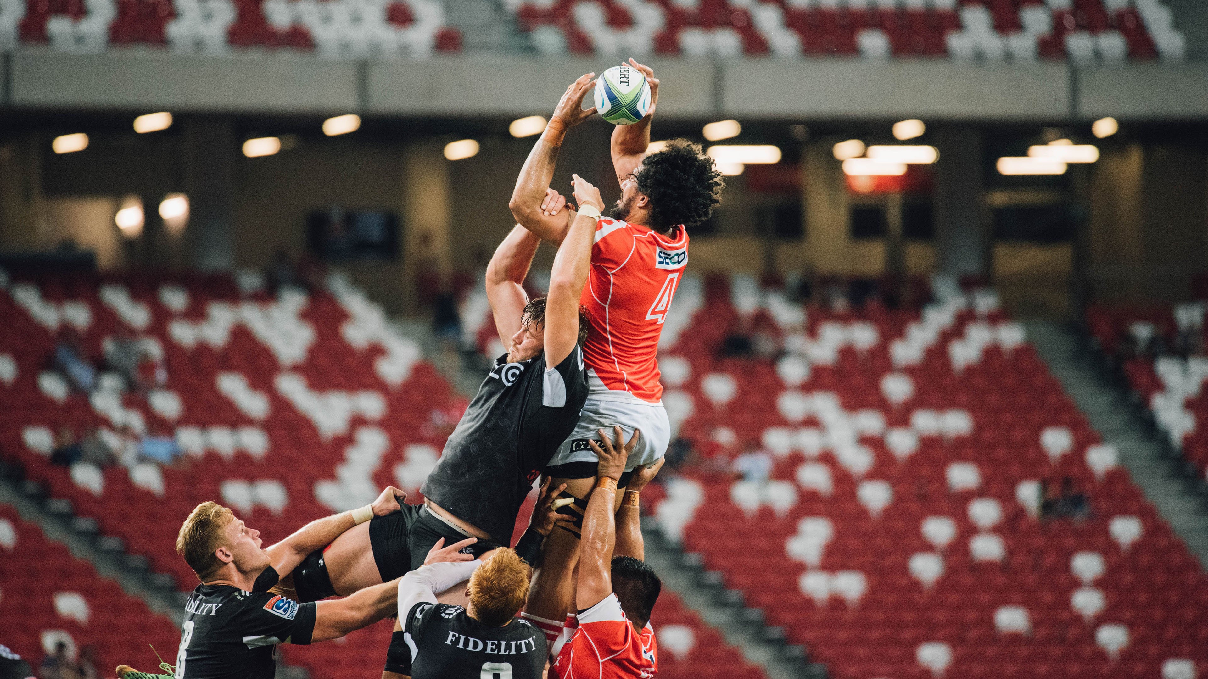 赛道上的孤勇者，塞恩斯扛起全队，迈凯伦横扫威廉姆斯的背后